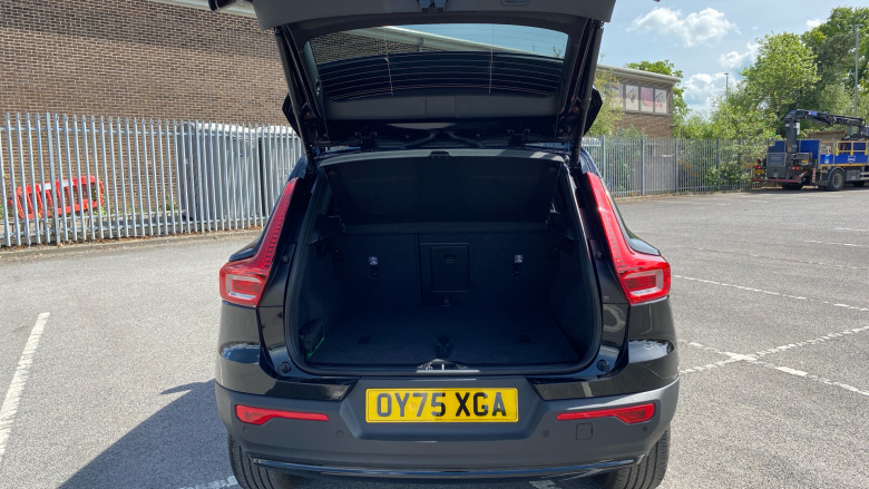 Volvo XC40 2.0 B4P Plus Dark 5dr Auto Petrol Estate